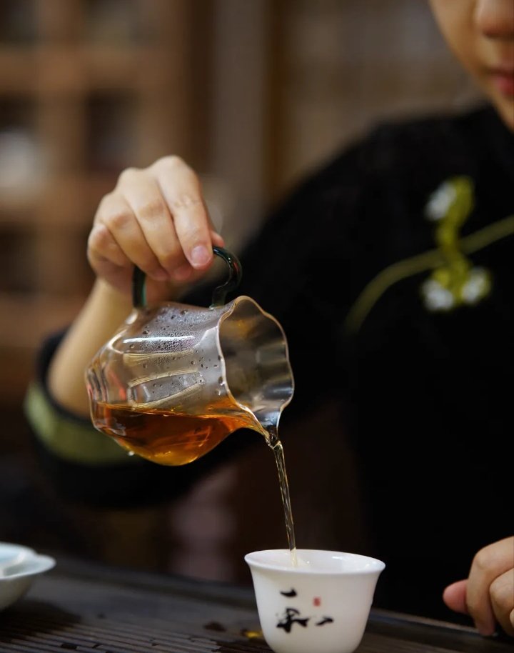 巴彦淖尔如何约到鸡公司/巴彦淖尔咋约得便宜的鸡怎么约/约的鸡公司fds